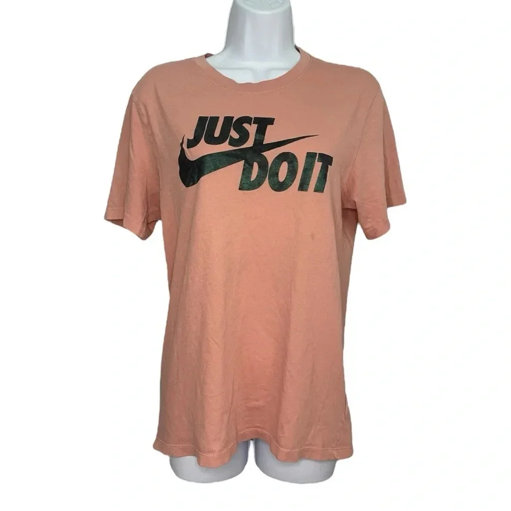 Nike Women’s Coral “Just Do It” Graphic Tee Shirt Size S Short Sleeve Casual Top